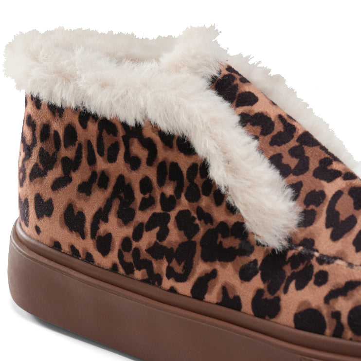 Fur Boot for a bold look - Tiger